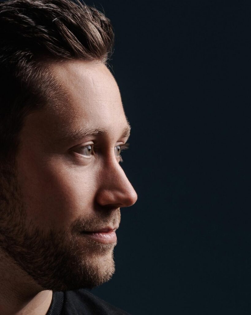 Profilportrait von Dustin Siepke, dem Onlinemarketing Freelancer